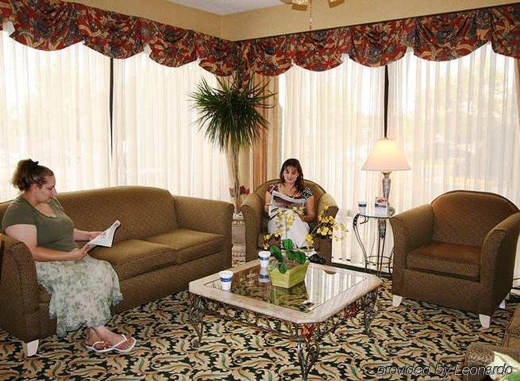 Hampton Inn Winchester-University/ Mall Interior photo