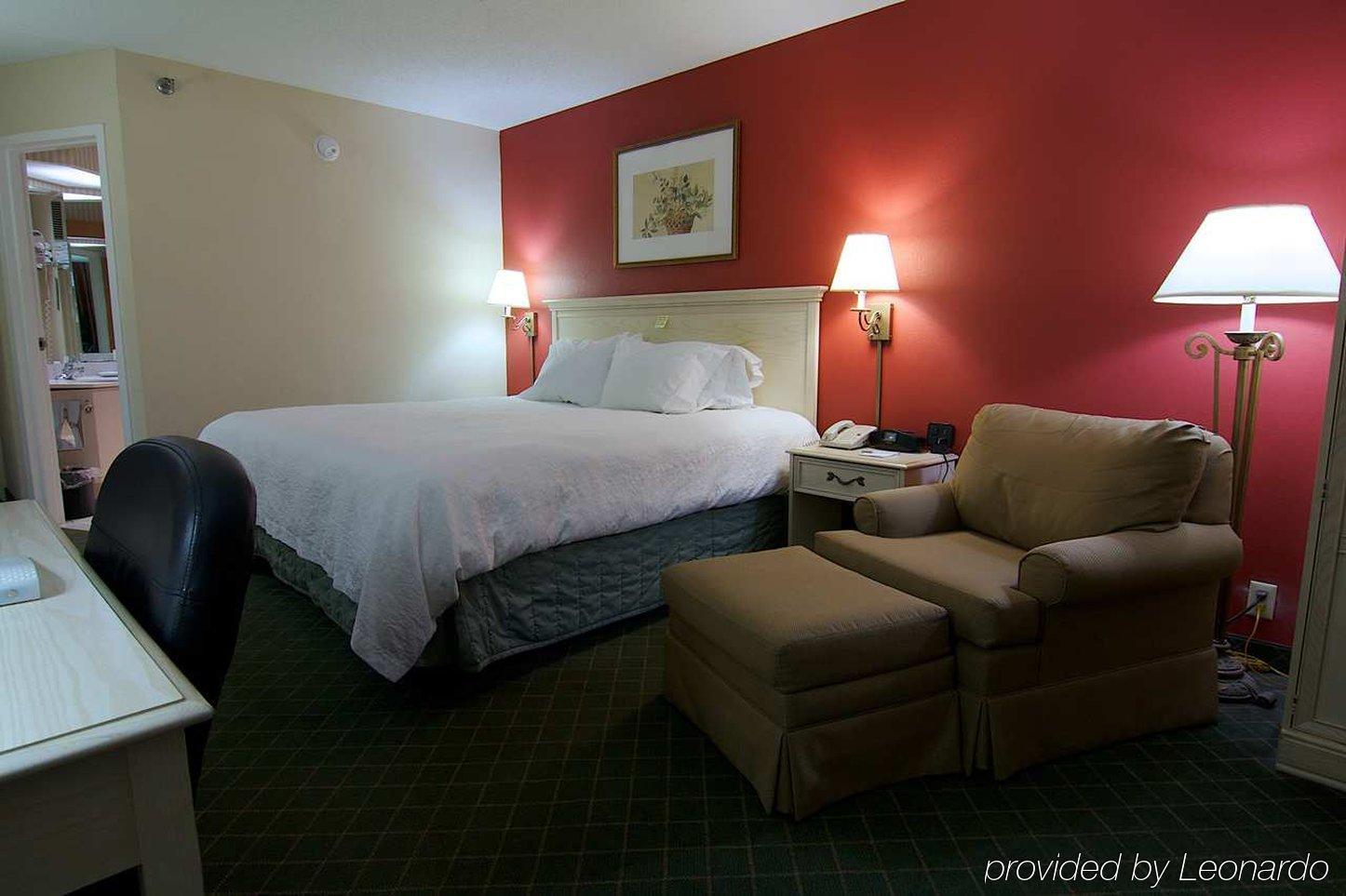 Hampton Inn Winchester-University/ Mall Exterior photo
